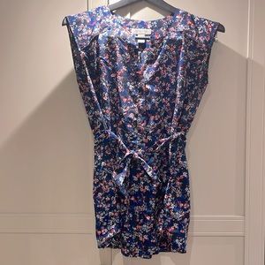 Maternity no sleeve blouse